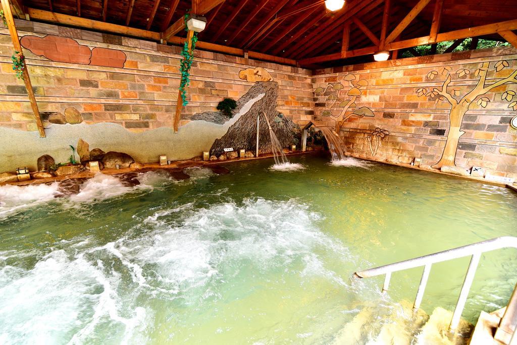 Jenq Yang Hotspring Hotel Ren'ai Exterior foto